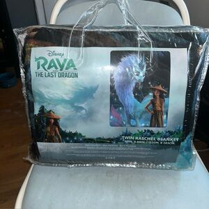 Disney Raya and the Last Dragon Twin Blanket - Blue and Black